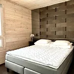 Feriehus Hietavilla Borealis - Hot Tube - Sauna - Fireplace - 11kw Ev-refuel - Landscape View - Silence - Free Wifi *