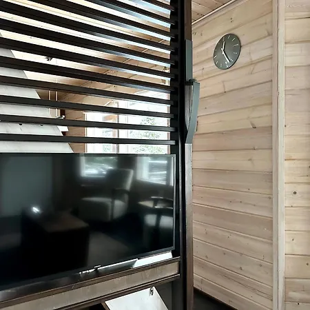 בית נופש Hietavilla Borealis - Hot Tube - Sauna - Fireplace - 11kw Ev-refuel - Landscape View - Silence - Free Wifi רוקה